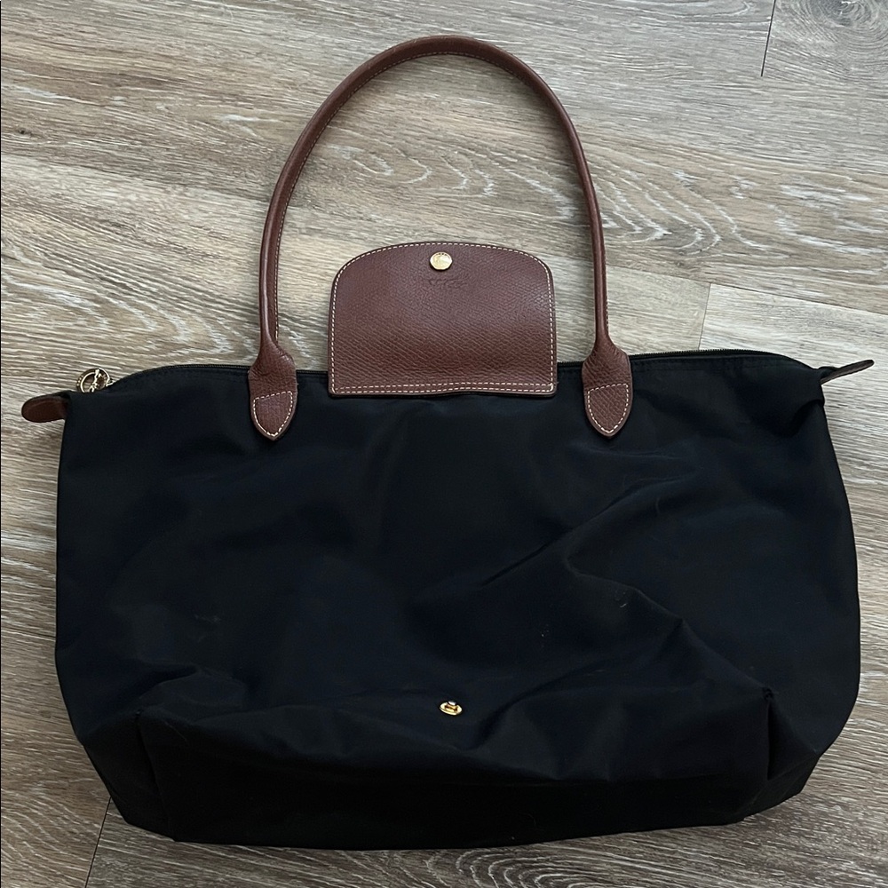 Black Longchamp Le Pilage bag ( Damaged)